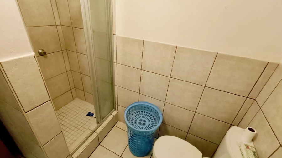 1 Bedroom Property for Sale in Kannoniers Park North West